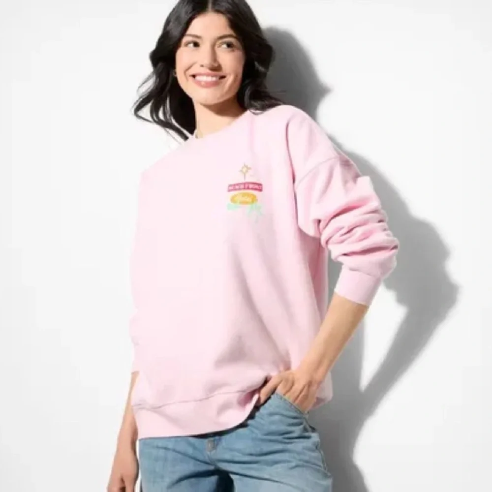 Wild Fable Women's Oversized Graphic
Pullover Sweatshirt Light Pink new - Picture 3 of 5